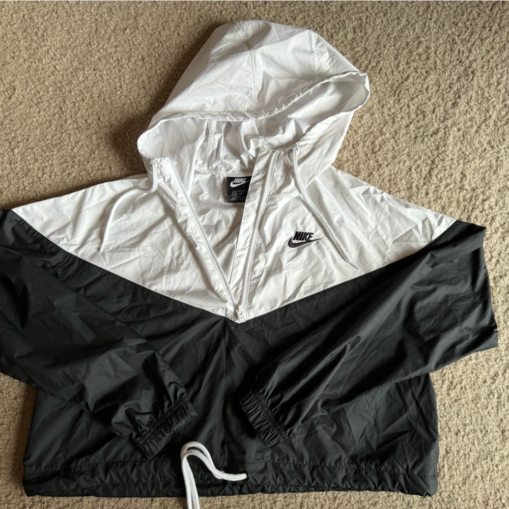 Nike black and white windbreaker hoodie
